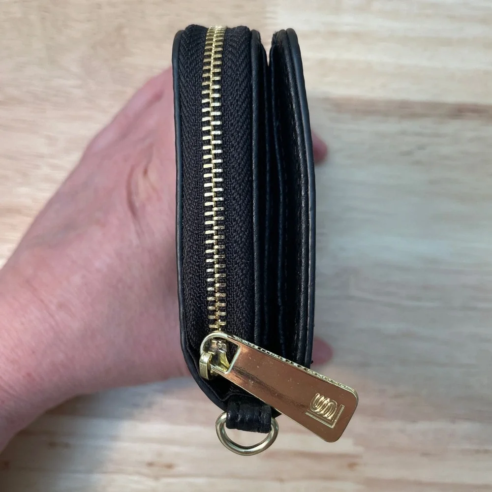 Laundry by Shelli Segal Black Pebbled Bifold Wallet Gold‎ Hardware New No Tags